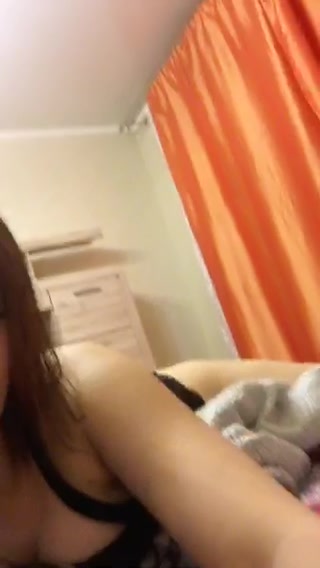 Sexy shameless teen shows her pussy on periscope 1
